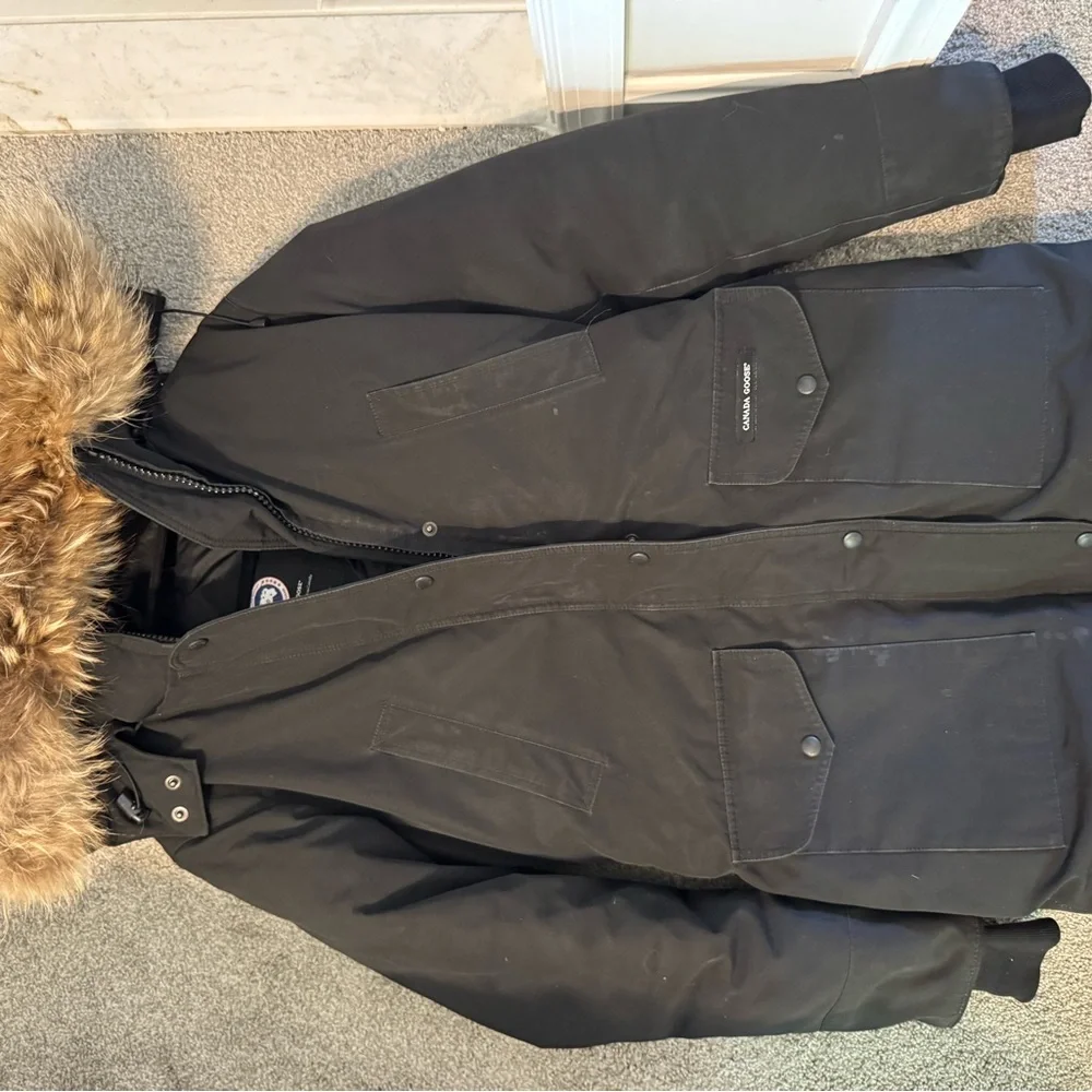 Canada Goose Woman’s Black Puffer Jacket - Picture 2 of 7